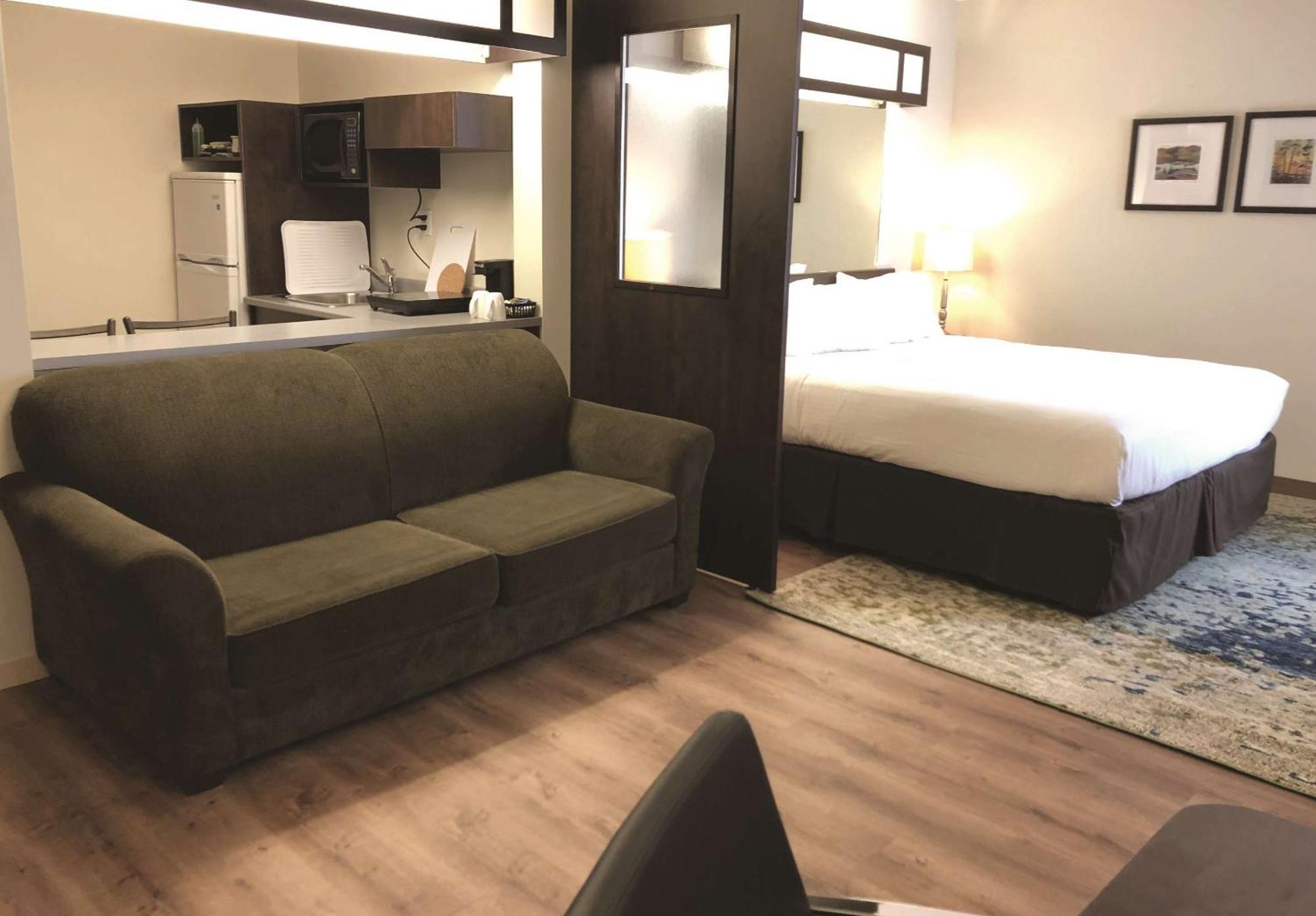 Hotel & - Surestay Collection By Western Hearst