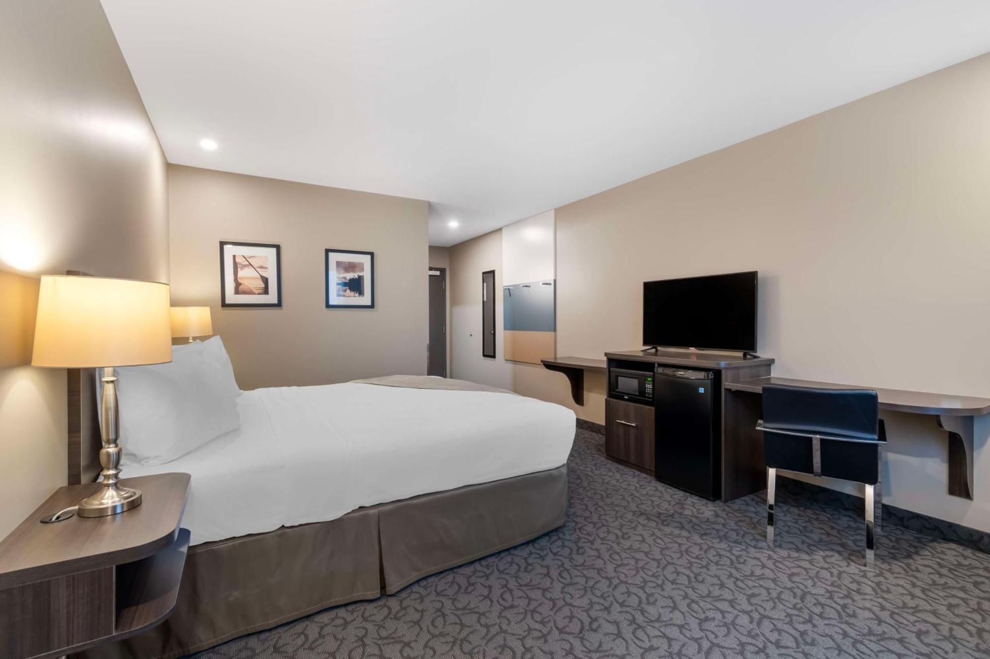 & - Surestay Collection By Western 3* Hearst