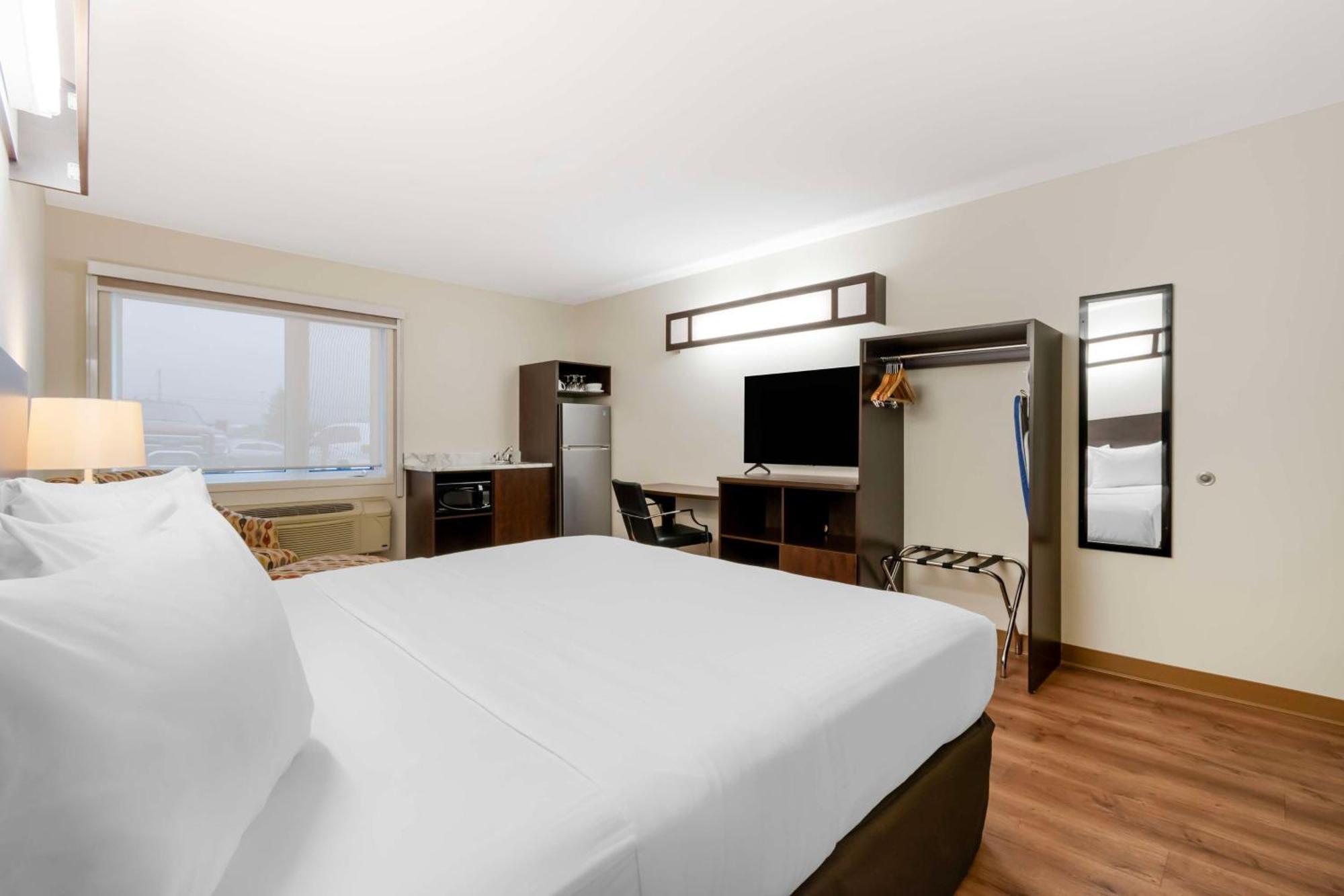 & - Surestay Collection By Western Hotel Hearst