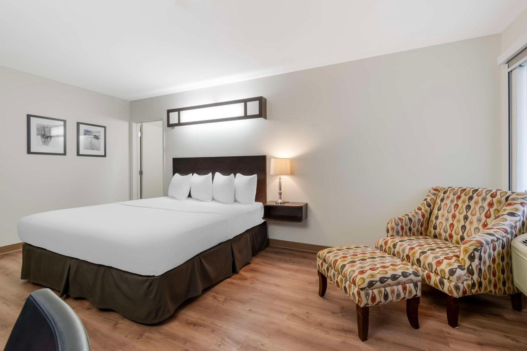 & - Surestay Collection By Western Hotel